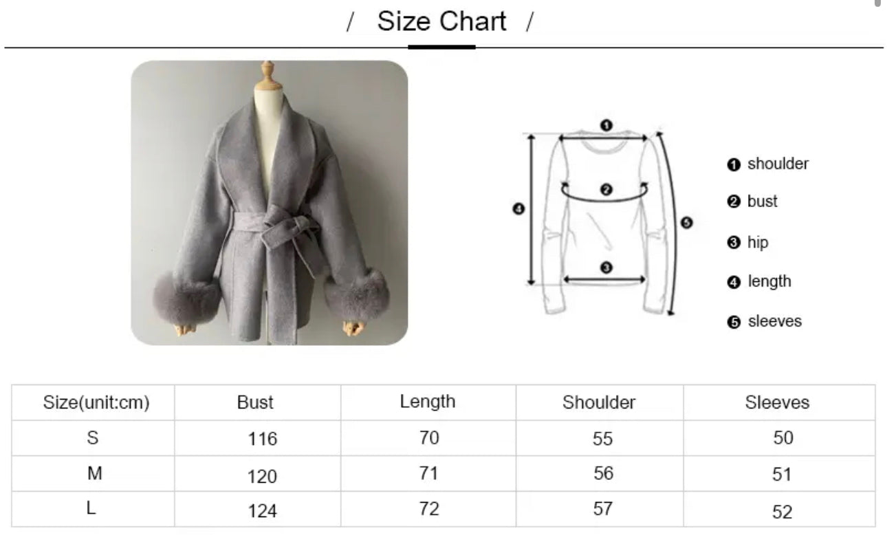 Short cashmere coat with fox fur