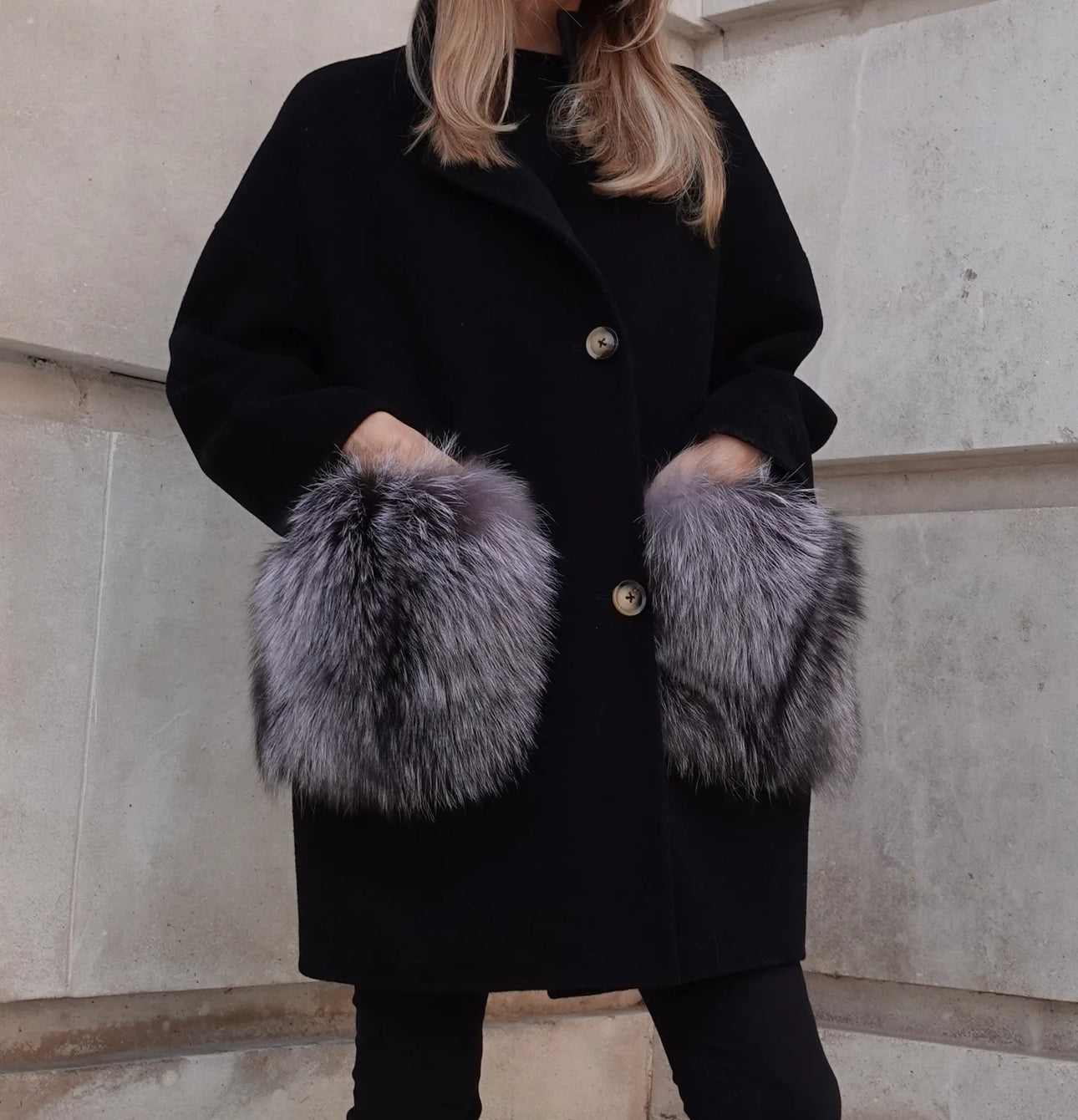 Coat with fox fur