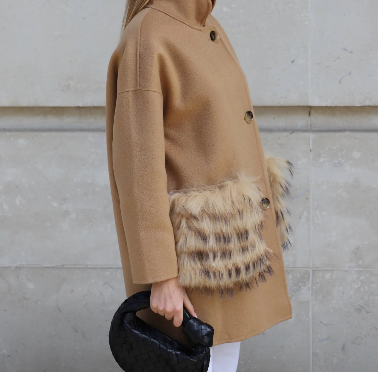 Coat with fox fur