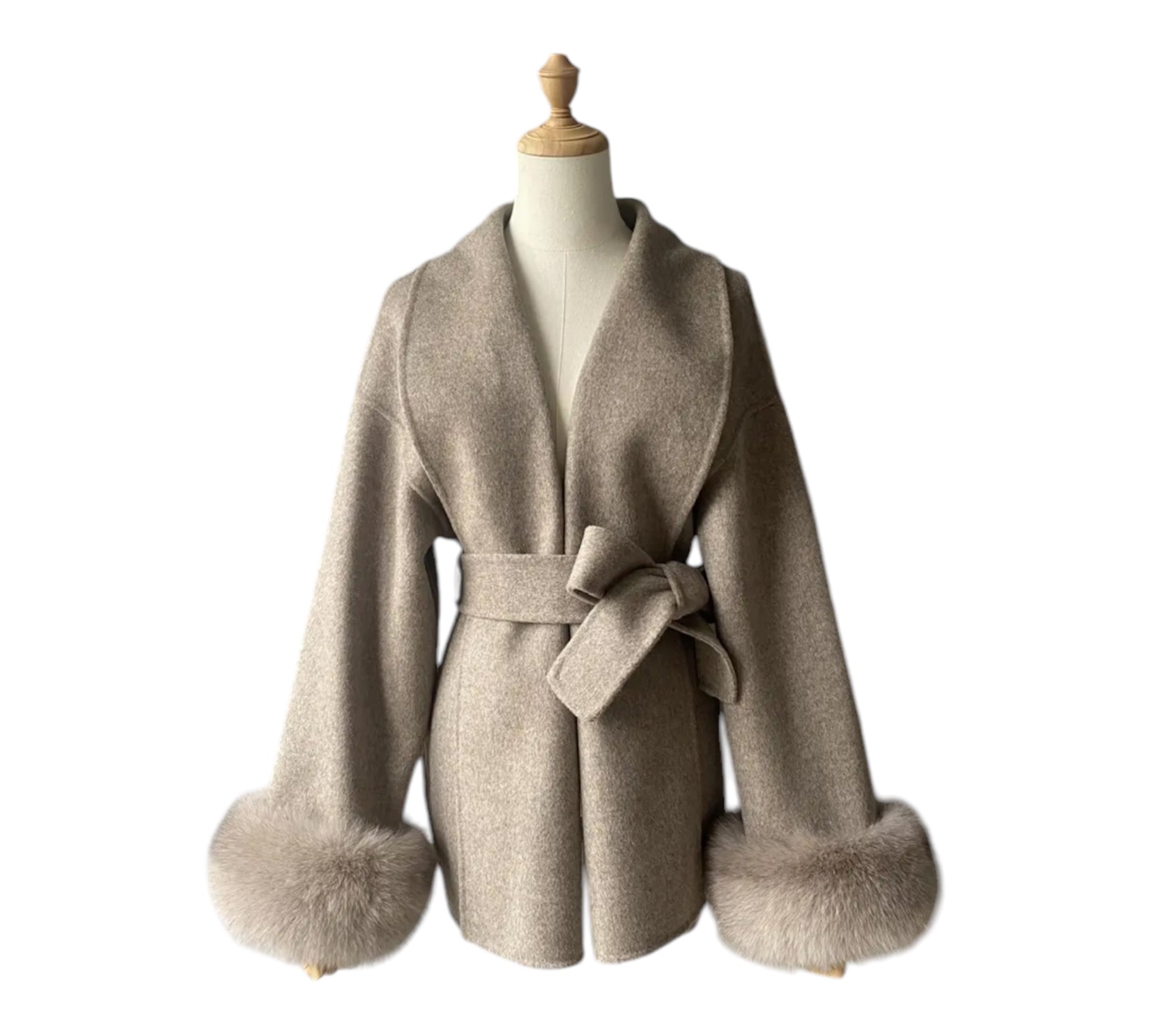 Short cashmere coat with fox fur